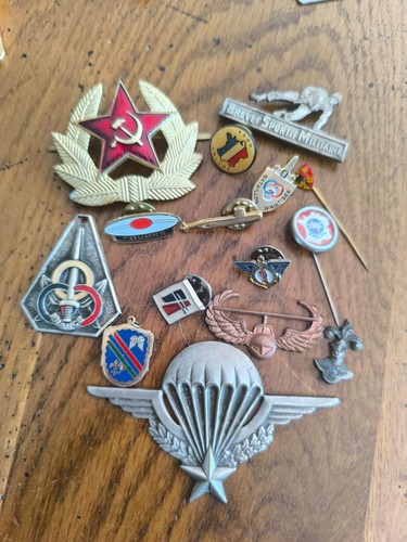 Lot insignes divers - divers, à