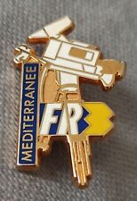 Pins TV  Caméra FR3 Méditérranée. Arthus Bertrand Paris 