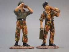 KING AND COUNTRY  Réf :WS015    ALLEMANDS -   2 SOLDATS POUR CHAR TIGRE  BV1