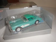 VITESSE RETRO- 113 - CHEVROLET Corvette cabriolet hard top vert & blanc 1960