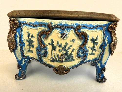 Commode xviiie mme de - du,