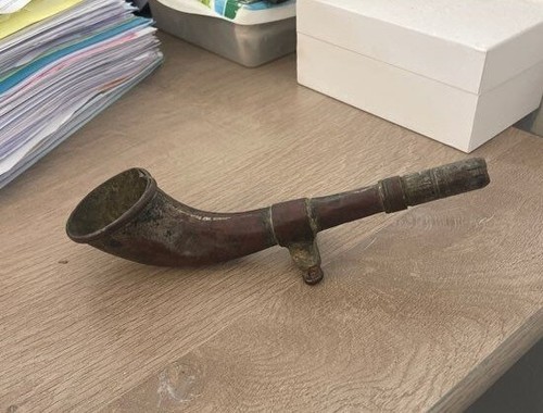 Ancienne petite corne - , de