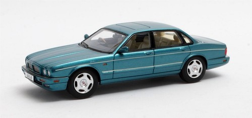 Jaguar xjr x300 - jaguar, turquoise