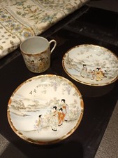 Ancienne Tasse et  2 Soucoupes En Porcelaine Fine Japonaise