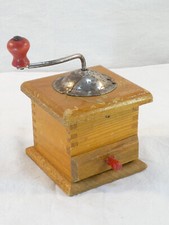 Ancien moulin a café pour