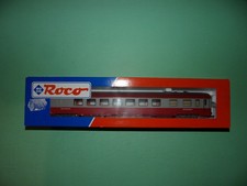 ROCO voiture restaurant UIC rouge/béton 45210 NEUF (n°1ter)