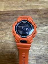 Montre numérique pour homme