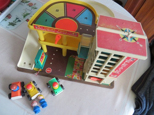 Vintage garage fisher price - vintage,