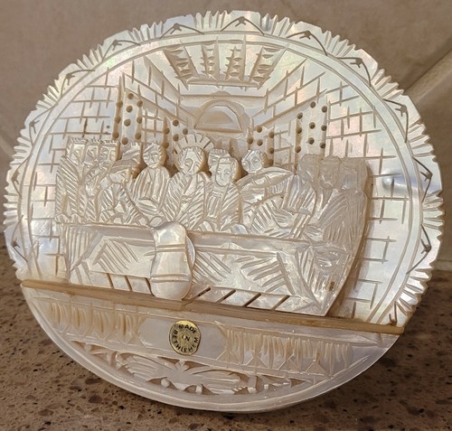 Vintage hand carved mother - hand,