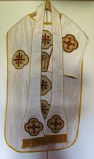 CHASUBLE ANCIENNE BRODEE SOIE BLANCHE avec étole voile de calice assortis 19ème