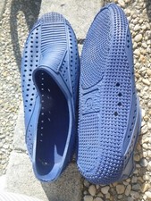 CHAUSSURES DE  PISCINE OU
