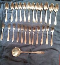 Ménagère en métal argenté