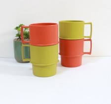 4 mugs Tupperware vintage