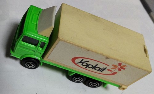Renault truck miniature - miniature, car