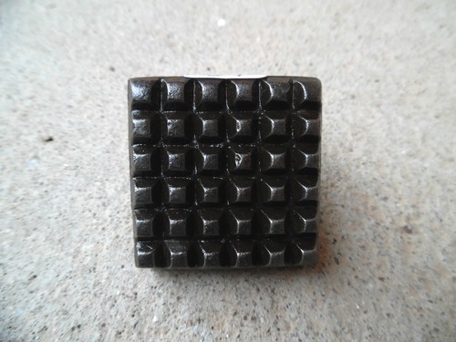 Old tool outil - ),