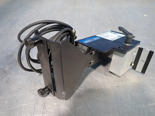 Instron extensometer 4200 - extensometer,