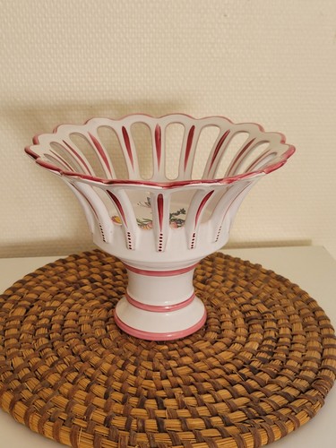 Coupe ajourée sur pied - coupe,