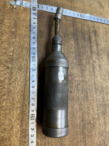 Old tool outil - ),