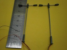 2 lampadaires blancs doubles