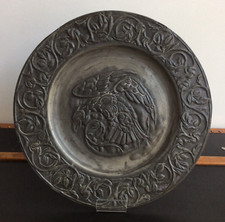 Plat en Etain Signé Aigle