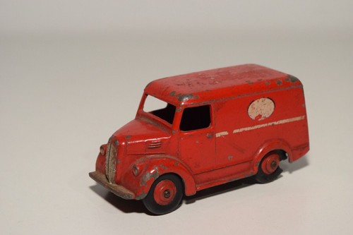 B14 dinky toys - 450, trojan