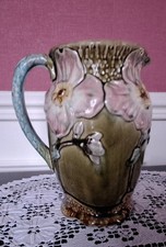 G. DE BRUYN  FIVES LILLE : Pichet Pot Majolica Barbotine Décor Floral 19ème