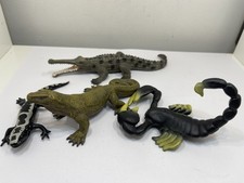 Figurine plastique animal de collection 4 pièces 9 - 15 cm. État voir photos