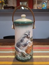 Ancien Pot à Lait en Barbotine Décor de chèvre , poignée osier