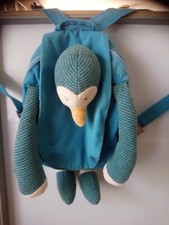 Peluche sac à dos pingouin bleu rayé Les loupiots Moulin Roty 