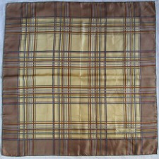 -Superbe Foulard  CHRISTIAN