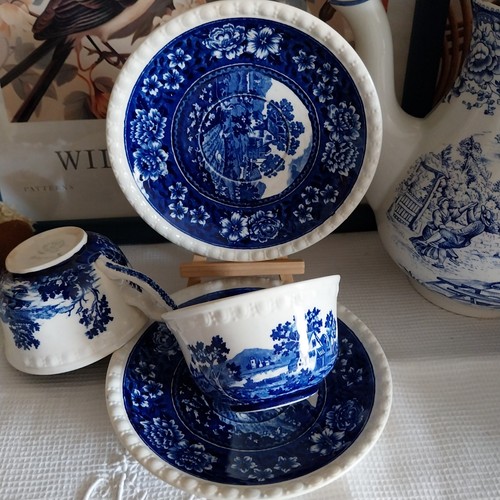 Tasses sous - tasses,