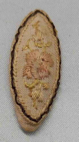 Bouton xviii eme - xviii, xv