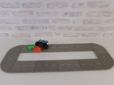 Circuit et Monster Trucks Hotwheels / Hot Wheels