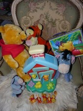 VDS VINTAGE LOT "WINNIE L'OURSON" DISNEY 4 PELUCHES + MAISON + BOITE + FIGURINES
