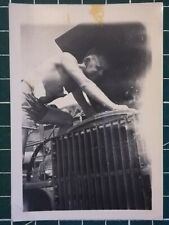 QQ277 Photo TTBE Algérie 1956 militaria groupe soldat torse nu réparant camion