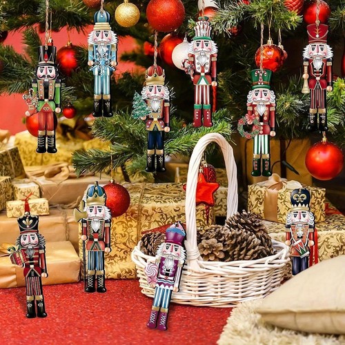 Lot figurines en bois - de,