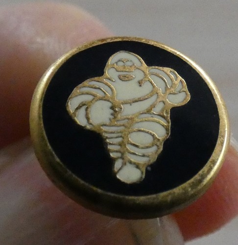 Beau petit pin auto pneu - petit,