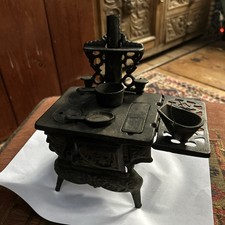 Petite cuisinière ancienne