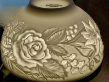 LITHOSPHERE BLANCHE PORCELAINE DESHOULIERES DECOR DE ROSE ET FLEURS