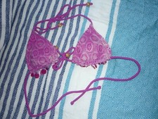 haut triangle rose fushia en