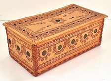 BELLE BOÎTE EN CUIR REPOUSSÉ