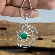 Pendentif femme soleil et lune