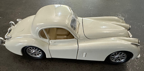 Miniature burago jaguar 120 - miniature,