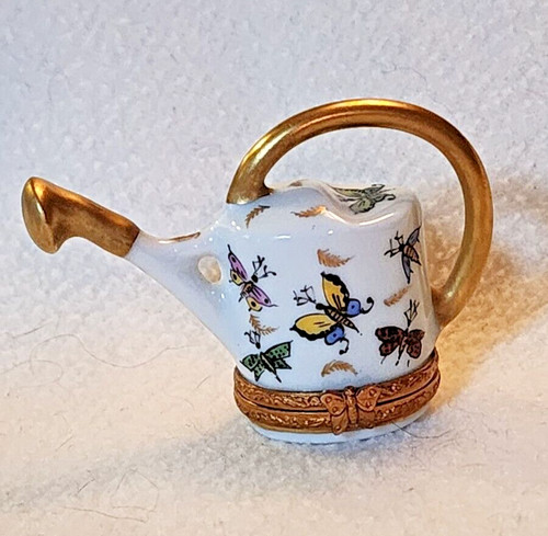 Limoges butterflies watering - limoges,