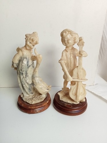 Deux statuettes albatre - deux,