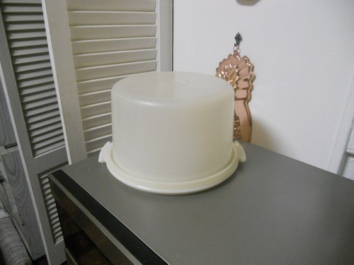 Tupperware vintage piece - tupperware,