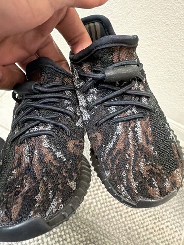 adidas Yeezy Boost 350 V2