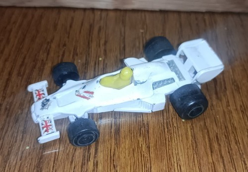 Voiture miniature n 243 - miniature, n°243