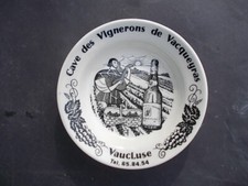 CAVE VIGNERONS VACQUEYRAS Vaucluse cendrier 1970 GIEN porcelaine publicité bar !