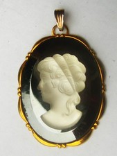 Pendentif verre noir et - verre,